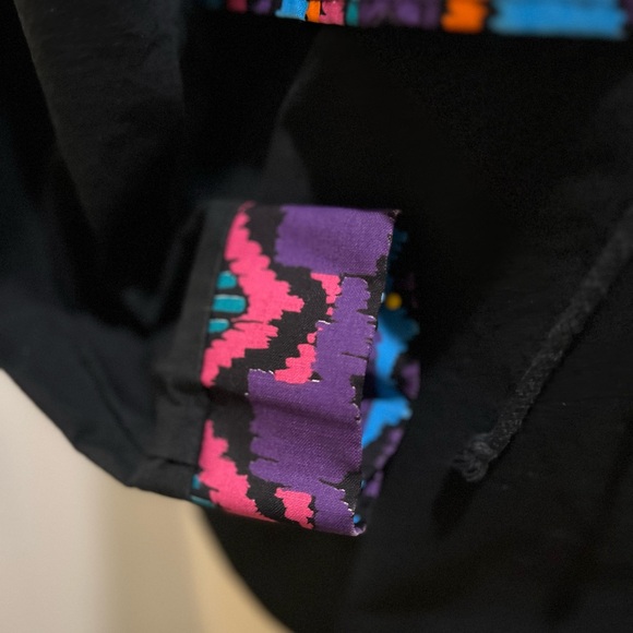 #1903. Vtg. Ozark Mountain Jean Co. Women's Black Aztec Print Shirt w/Conchos. M - Picture 3 of 8